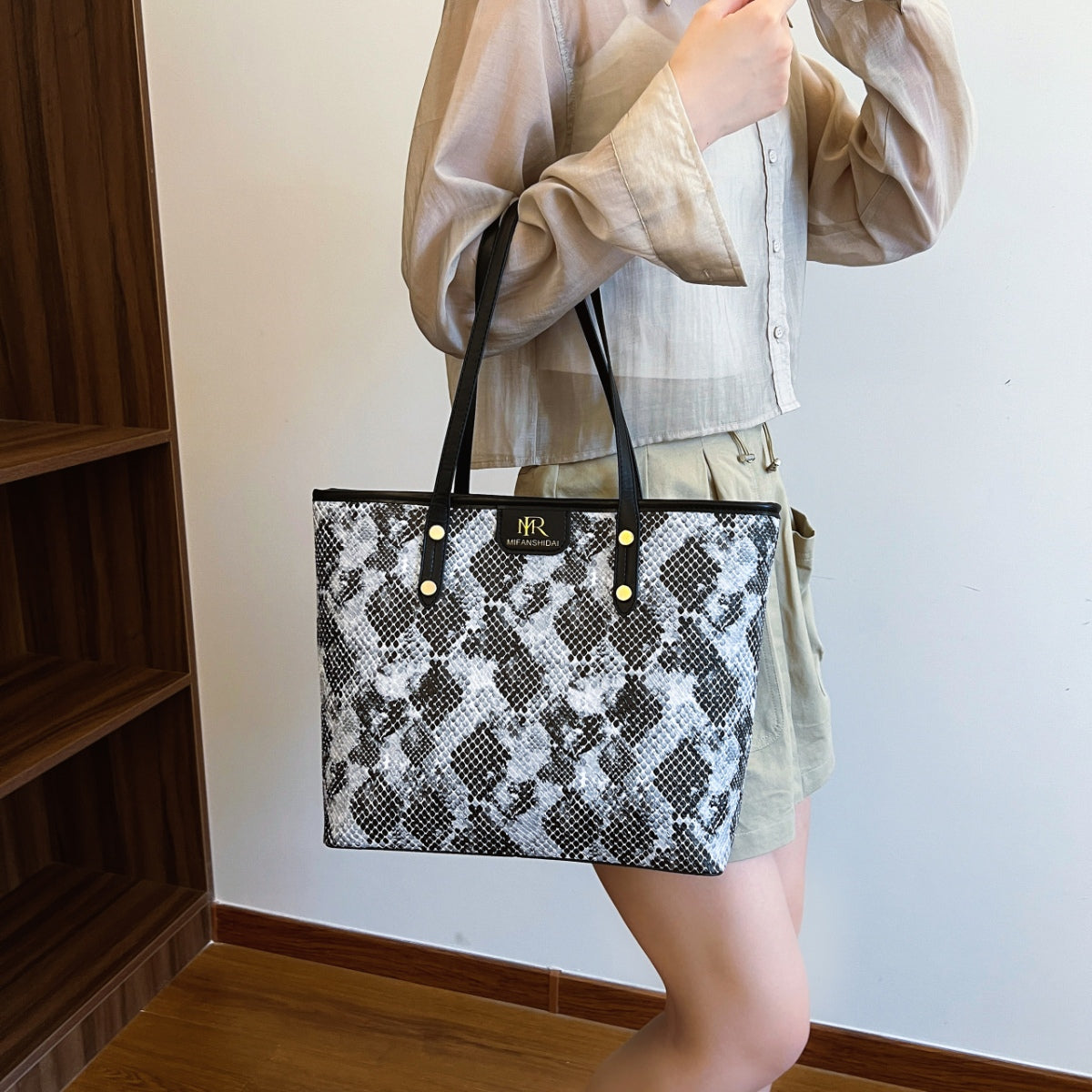 Snakeskin Print PU Leather Tote Bag